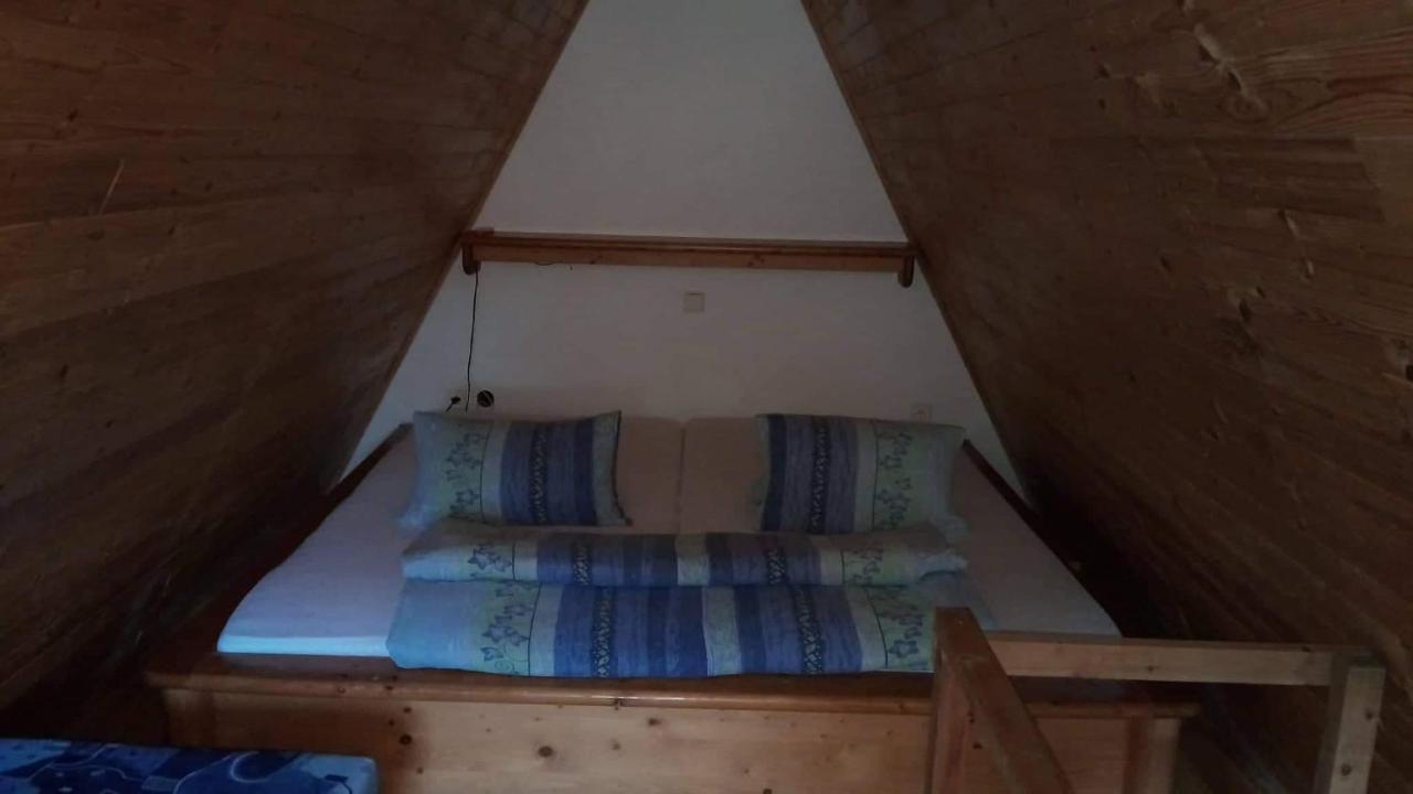 Lodge V Ceskem Raji U Prachovskych Skal - Mala Pro 4 - Velka Pro Az 7 Osob - V Soukromi Jicin